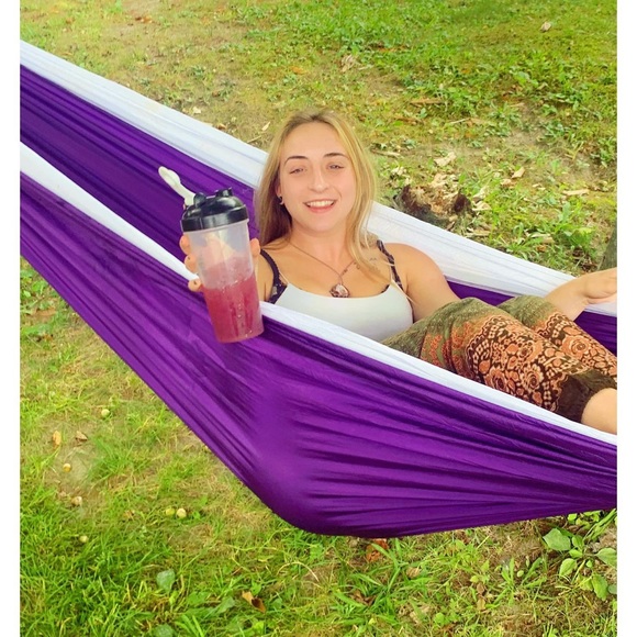 Hello, I am Alison , I’m 25 & I’m a shopaholic ✋🏼 - Picture 4 of 8